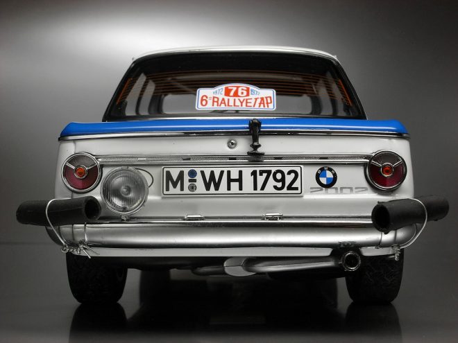 ماکت BMW 2002 autoart