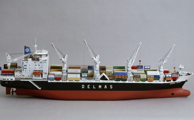 ماکت حرفه ای کشتی باری DELMAS