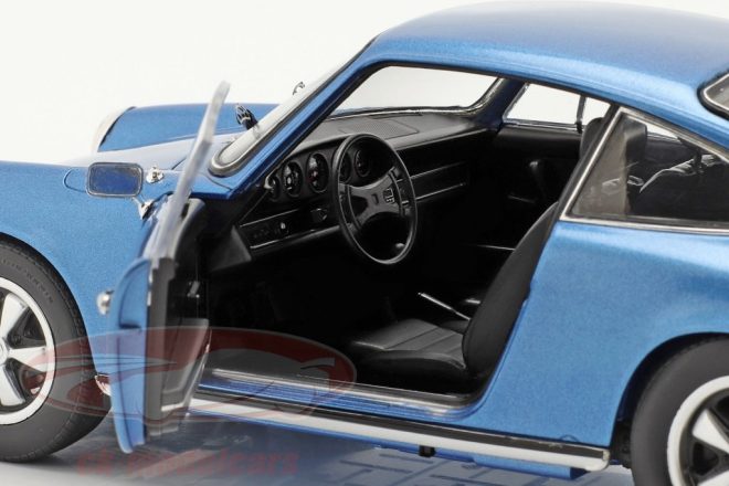 schuco_1_18_porsche_911_s_coupe_year_1973_blue_met