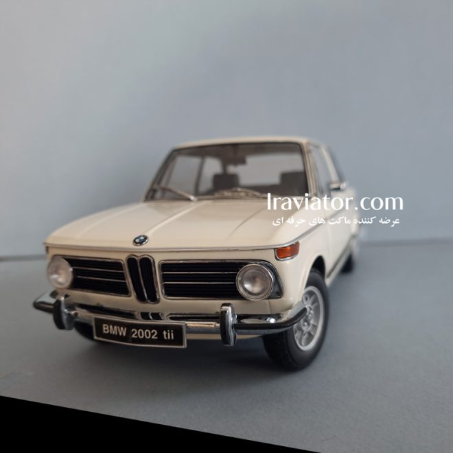 ماکت BMW 2002 Tii ساخت کیوشو مقیاس 1/18