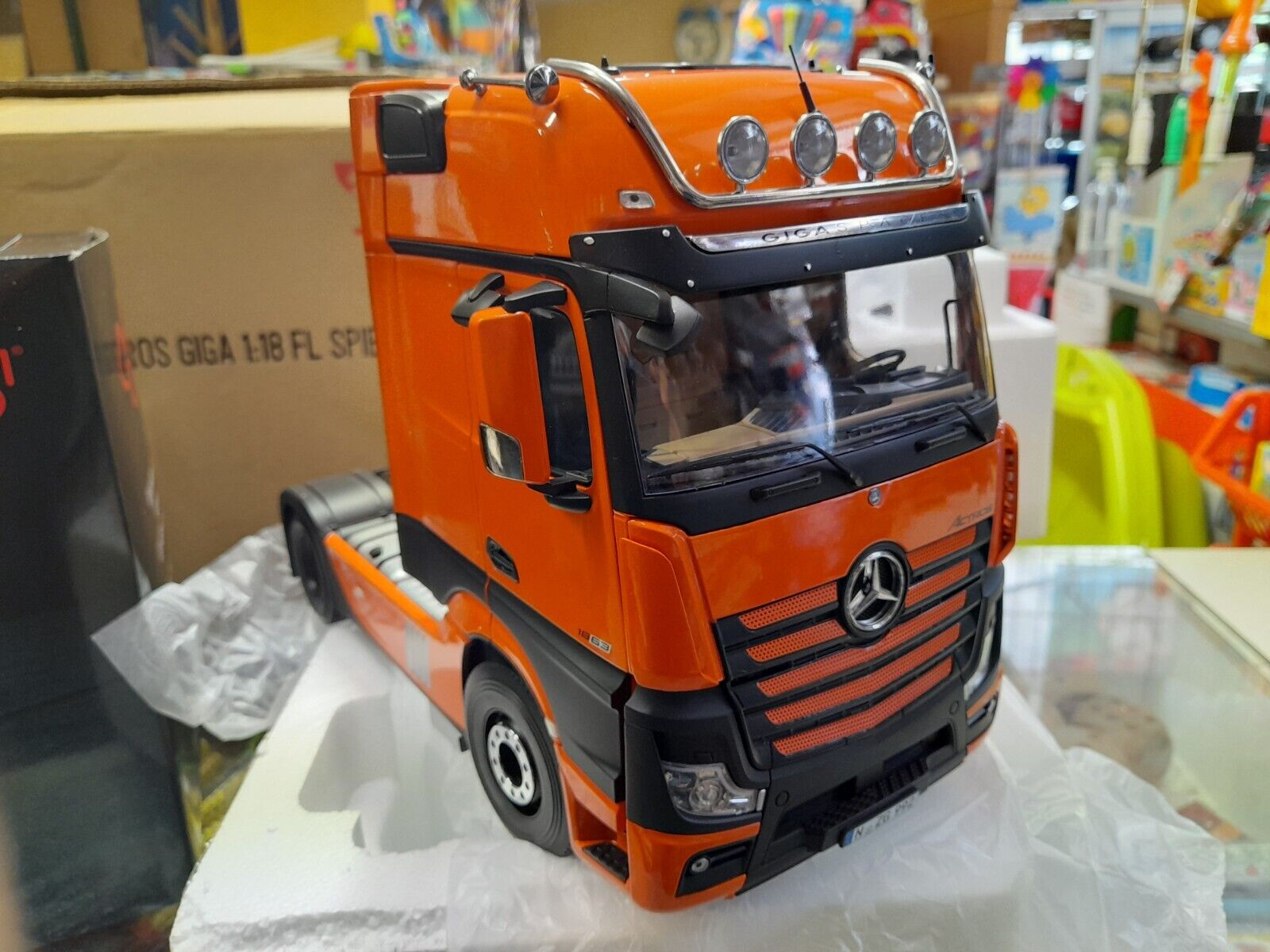 ماکت تریلی actros